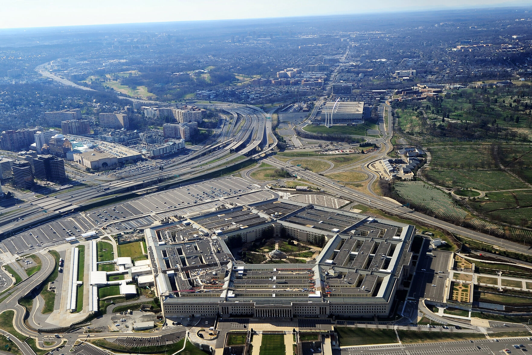 US-led coalition fighting ISIS says it's detained a senior ISIS leader in Syria